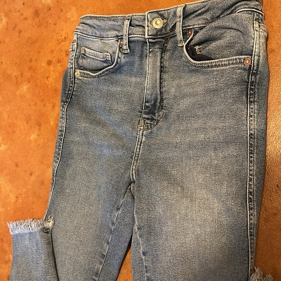 We The Free denim jeans size 28. Waist flat 13.5”. Rise 10.5”. Inseam 27”. - Picture 3 of 5